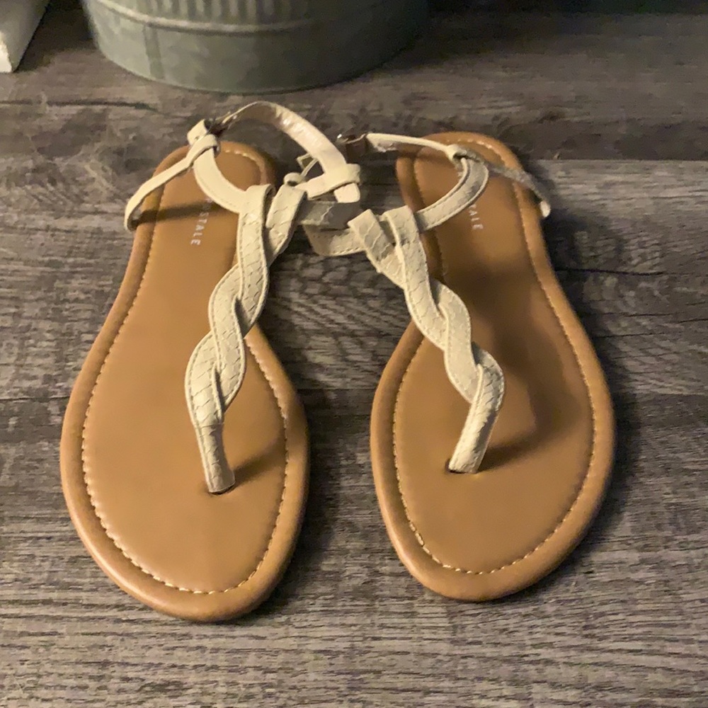 Aeropostale sandals